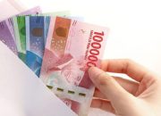 Marak Jasa Penukaran Uang Baru Jelang Lebaran, Begini Hukumnya!