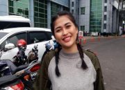 3 Artis Pindah Agama Setelah Sholat, Nomor 2 Tak Disangka-sangka