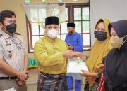 Bupati Lingga Serahkan 883 Sertifikat Tanah Gratis untuk Masyarakat Singkep Pesisir
