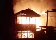 Tiga Ruko Milik Pemdes Kote Lingga Terbakar