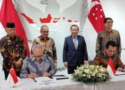 Gubernur Ansar Teken MoU Pembangunan PLTS Terbesar di Dunia