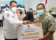 Gubernur Ansar Serahkan Bantuan 2,2 Milyar Untuk Pos Yandu dan RT/RW Lingga