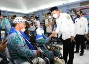 Gubernur Kepri Lepas Jamaah Calon Haji Kloter Pertama Embarkasi Batam