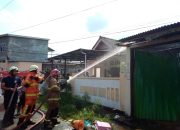 Akibat Konsleting Listrik, Rumah Warga Gang Menur Terbakar