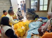 DPD Golkar Kepri Salurkan Bantuan Berobat untuk Warga Punggur