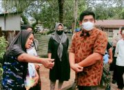 Plt Bupati Bintan Bantu Warga Korban Banjir