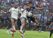 Luis Milla Terlihat Bahagia dengan Performa Pasukan Persib di Kanjuruhan Malang