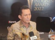 Gubernur Ansar Terima Anugerah Indonesia Award INews 2022 Katagori Transformasi Digital