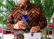 Pemprov Kepri Terima Anugerah Keterbukaan Informasi Publik Tahun 2022