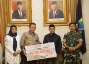Ansar Ahmad Serahkan Bantuan Kemanusiaan Pemprov Kepri dan Kabupaten Karimun untuk Korban Gempa Cianjur
