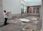 Hujan Disertai Angin, Picu Plafon Lantai 3 DPRD Kepri Runtuh