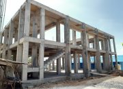 Gubernur Ansar Ingkar Janji, Pembangunan Mesjid Ar Rahim Teluk Keriting Terbengkalai
