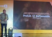 Jaksa Agung ST Burhanuddin Terima Penghargaan Tokoh Inspiratif Penegakan Hukum Humanis