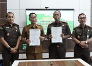 Berkas Hasil Penyelidikan Pengrusakan Mangrove Diserahkan Kajari Bintan ke DLHK Kepri