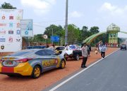 Masa Tenang Pemilu, Personel Polres Bintan Dampingi Panwas Tertibkan APK dan APS