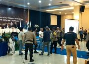Rapat Pleno Rekapitulasi Hasil Pemilu 2024 Tingkat Kota Tanjungpinang Ricuh
