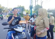 Ramadhan 1445 H, Kolaborasi SMSI Bagikan Ratusan Takjil untuk Pengguna Jalan
