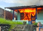 Rumah Warga Gang Karet I Tanjungpinang Ludes Terbakar, Tiga Unit Damkar Diturunkan Padamkan Api