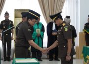 Teguh Subroto Pimpin Pelantikan dan Pengambilan Sumpah Jabatan Pejabat Kejati Kepri