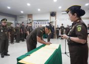 Kajari Lanna Hany Wanike Pimpin Sertijab Kasi Datun dan Kasi Pidsus Kejaksaan Negeri Tanjungpinang