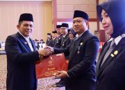 Jelang HUT RI Ke-79, 366 ASN Kepri Terima Tanda Kehormatan Satyalancana Karya Satya 