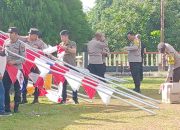 Program Pemberian Sejuta Bendera, Polres Bintan Berikan Bendera Merah Putih Gratis 