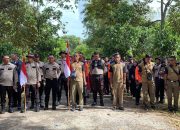 AKBP Riky Iswoyo Pimpin 500 Personil Gabungan Kibarkan Merah Putih di Puncak Gunung Bintan