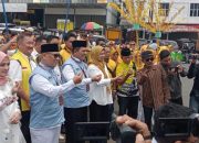 Ratusan Massa Pendukung Dan Pengurus Partai Politik Antar Ansar-Nyanyang Mendaftar