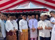 Ribuan Massa Dan Partai Pendukung Antar HM Rudi-Aunur Rafiq Mendaftar ke KPU Kepulauan Riau