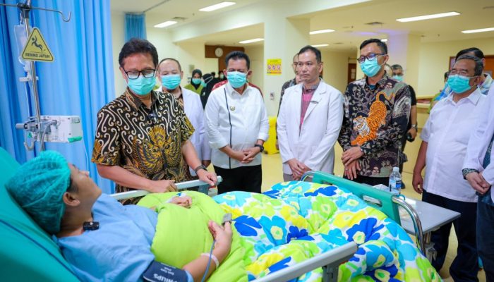 Menkes didampingi Gubernur Ansar Launching Operasi Bypass dan Neurointervensi di RSUD RAT