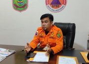 Angin Kencang Hantam 18 Rumah Warga Tanjungpinang dan Pohon Tumbang Tindih Mobil