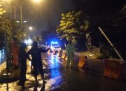 Akibat Hujan dan Angin Kencang Tiang Listrik Tumbang di Jalan DI Panjaitan Tanjungpinang