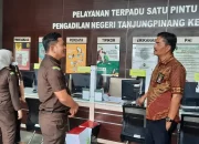Kejari Tanjungpinang Limpahkan Berkas Perkara Tersangka Korupsi Haryadi dan Abdul Rahim Kasim Djou