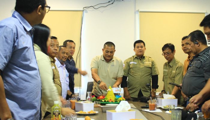SMSI Kepri Peringati HPN dengan Potong Tumpeng Bersama 