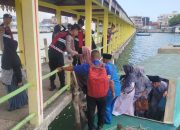 Ratusan Warga Tanjungpinang Gunakan Pelantar Kuning Kunjungi Pulau Penyengat