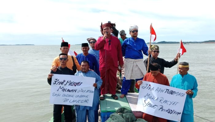 Masyarakat Barisan Melayu Bersatu Datangi Lokasi Loding Bauksit PT Hermina Jaya