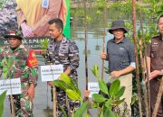 Gerakan PBLHS dan Adiwiyata 2025 SMPN 10 Tanjungpinang Tanam 5000 Batang Mangrove