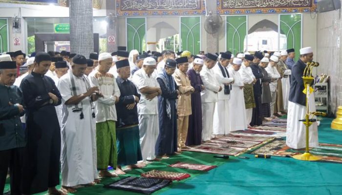Perayaan Idul Adha 1446 H, Gubernur Ansar Sampaikan Pesan Keikhlasan