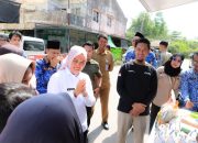 Wakil Bupati Bintan Deby Maryanti melakukan Peninjauan Kegiatan Pasar Murah yang digelar di Pasar Baru
