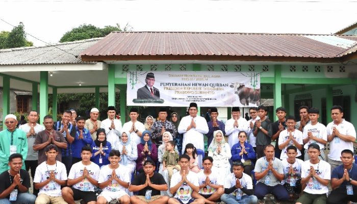 Bupati Bintan Serahkan Sapi Kurban Presiden RI di Kampung Sakera Tanjung Uban